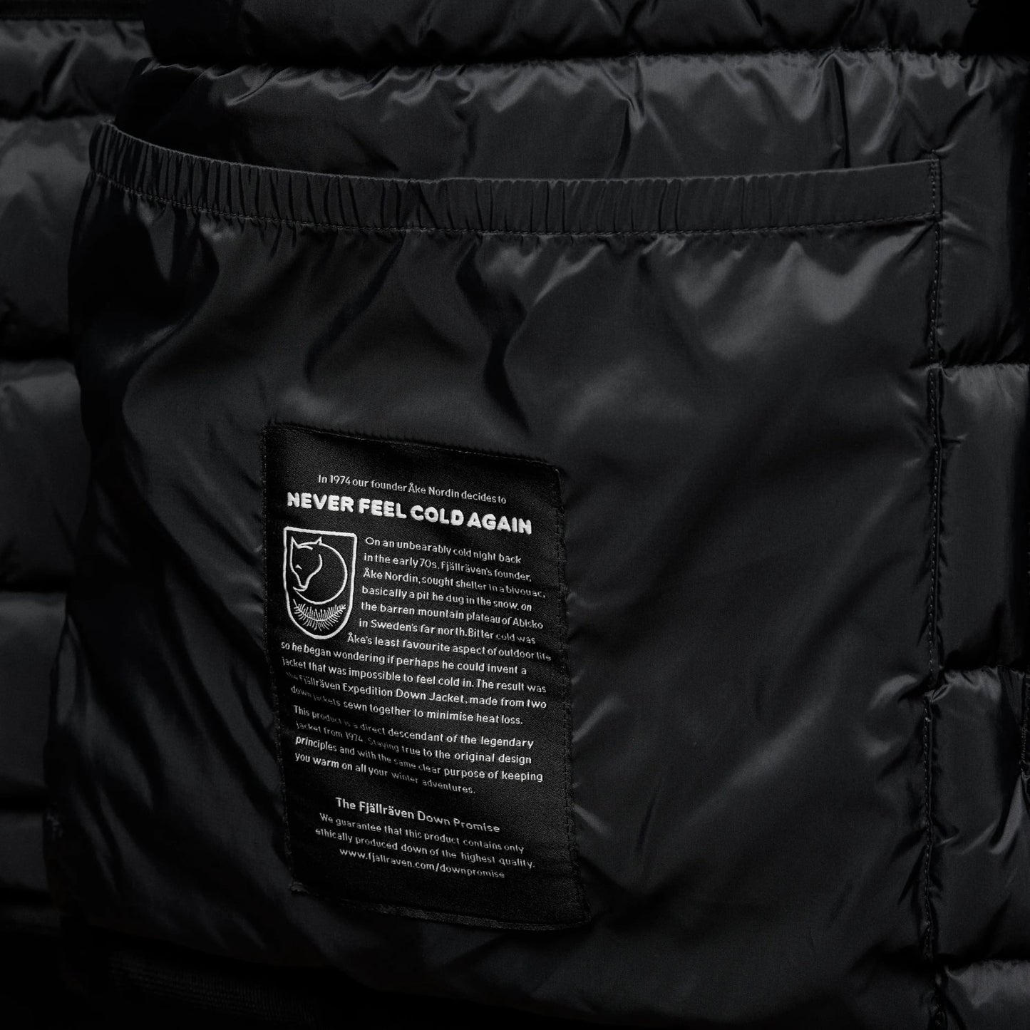 EXPEDITION DOWN LITE JACKET BLACK EDITION M - US 3202
