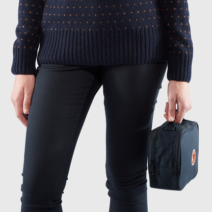 KÅNKEN TOILETRY BAG - US 5533