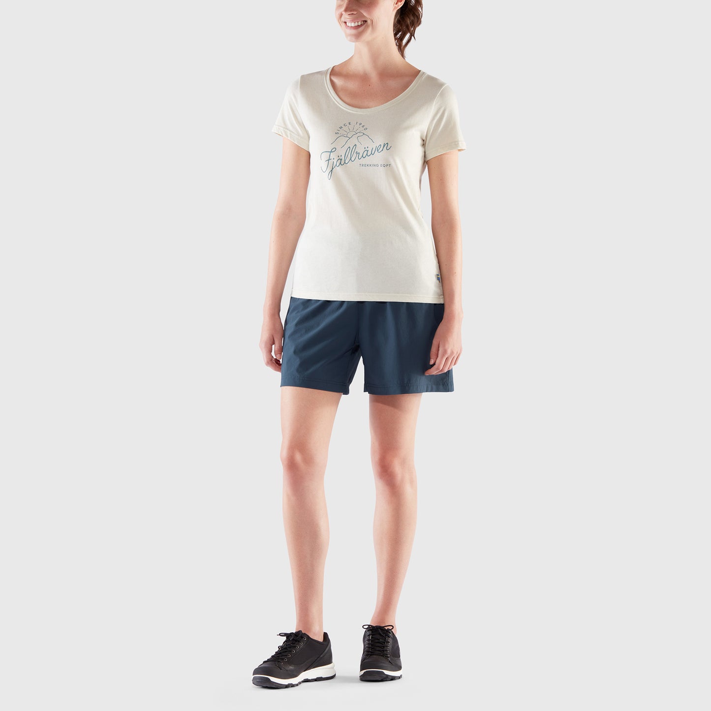 HIGH COAST RELAXED SHORTS W - US 3045