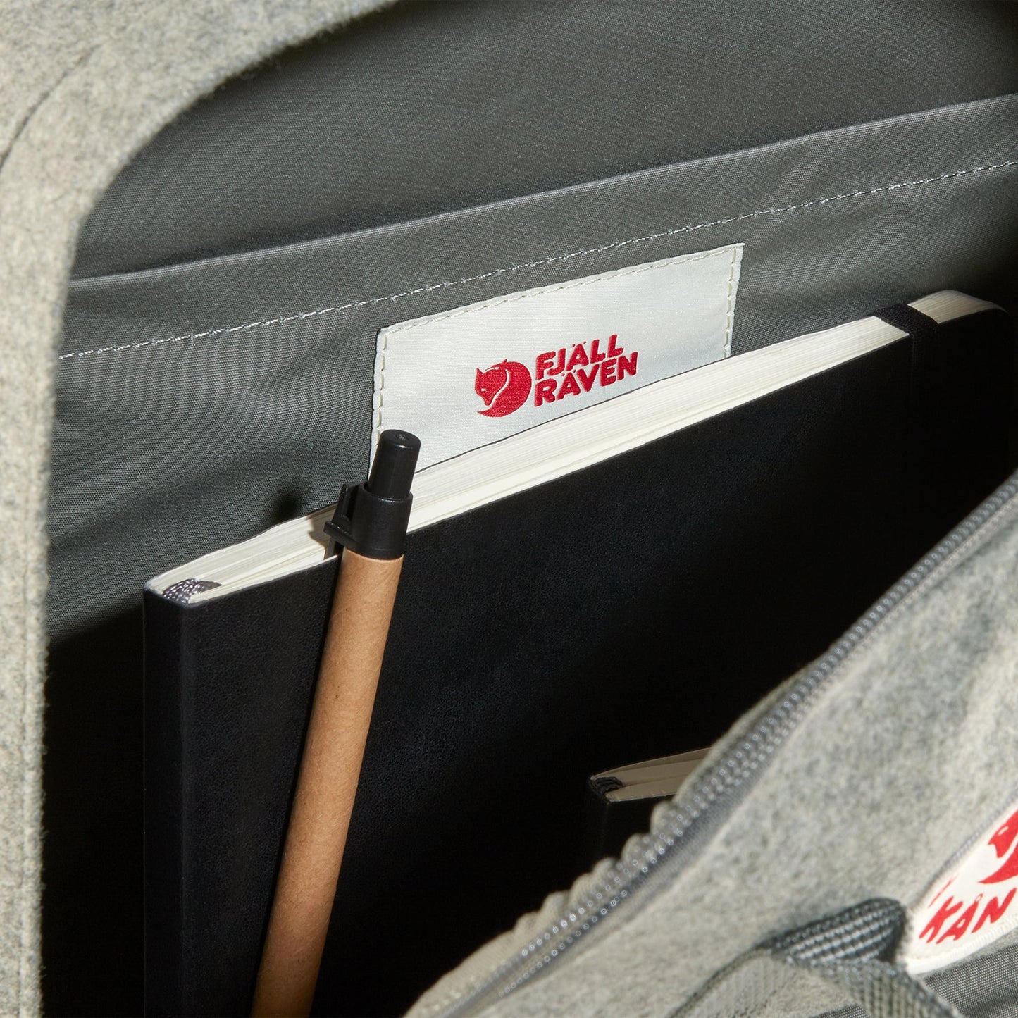 KÅNKEN RE-WOOL LAPTOP 15" - US 0249